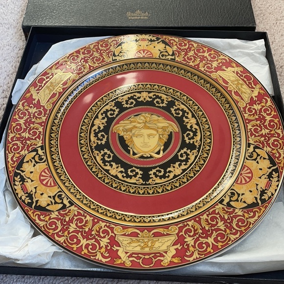 Versace Red Medusa Charger Plate 12” New in box - Picture 2 of 4